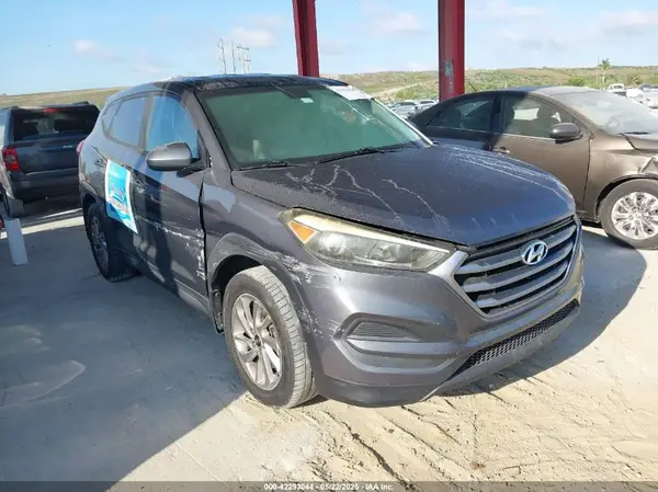 KM8J23A41HU576715 2017 HYUNDAI TUCSON - Image 1