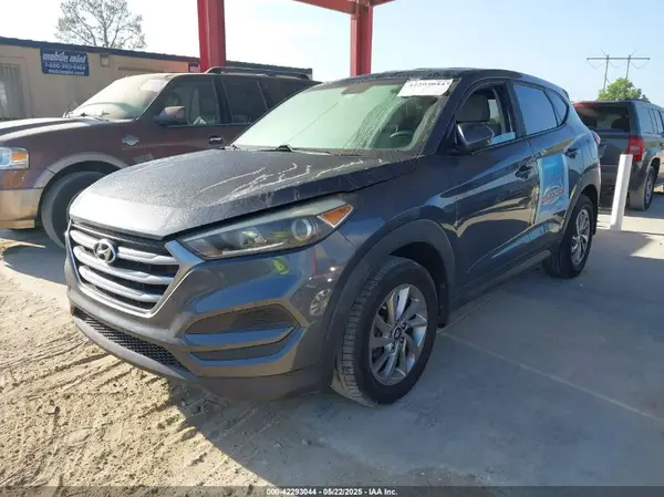 KM8J23A41HU576715 2017 HYUNDAI TUCSON - Image 2
