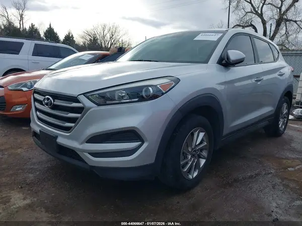 KM8J23A41JU682264 2018 HYUNDAI TUCSON - Image 2