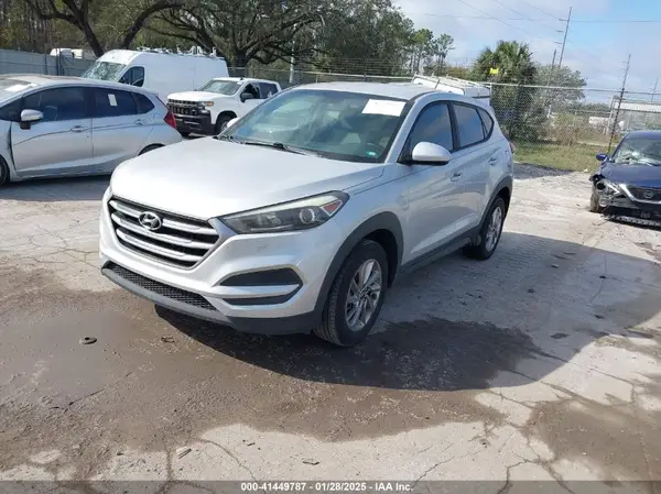 KM8J23A41JU695564 2018 HYUNDAI TUCSON - Image 2