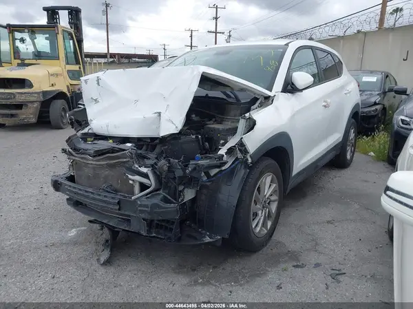 KM8J23A41JU696665 2018 HYUNDAI TUCSON - Image 2