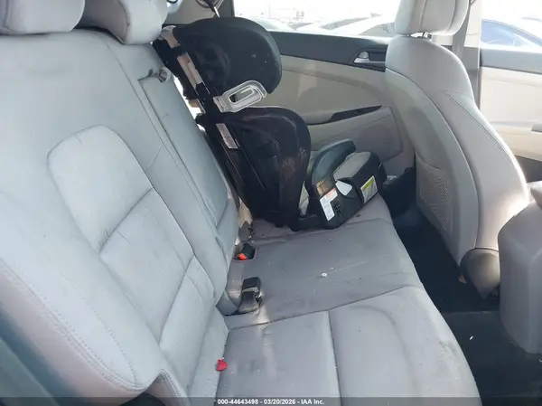 KM8J23A41JU696665 2018 HYUNDAI TUCSON - Image 8