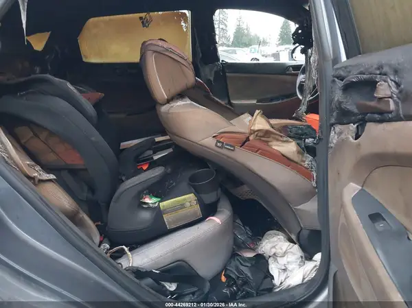 KM8J23A41JU761286 2018 HYUNDAI TUCSON - Image 8