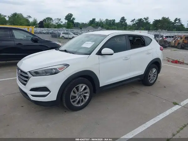 KM8J23A41JU765192 2018 HYUNDAI TUCSON - Image 2