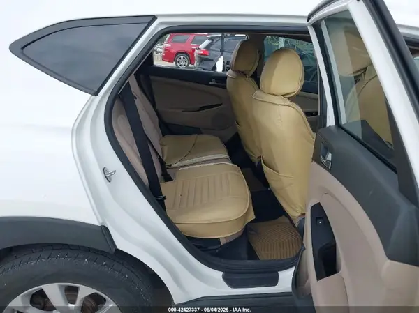 KM8J23A41JU765192 2018 HYUNDAI TUCSON - Image 8