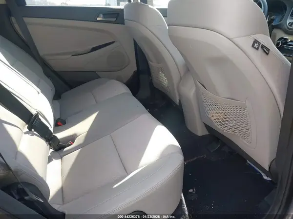 KM8J23A41JU810177 2018 HYUNDAI TUCSON - Image 8