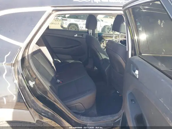 KM8J23A41KU017673 2019 HYUNDAI TUCSON - Image 8