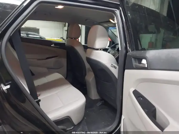 KM8J23A41KU857405 2019 HYUNDAI TUCSON - Image 8