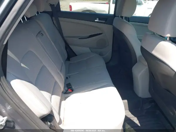 KM8J23A41KU921247 2019 HYUNDAI TUCSON - Image 8