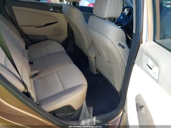 KM8J23A42GU155620 2016 HYUNDAI TUCSON - Image 8