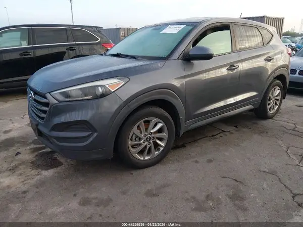 KM8J23A42GU155813 2016 HYUNDAI TUCSON - Image 2