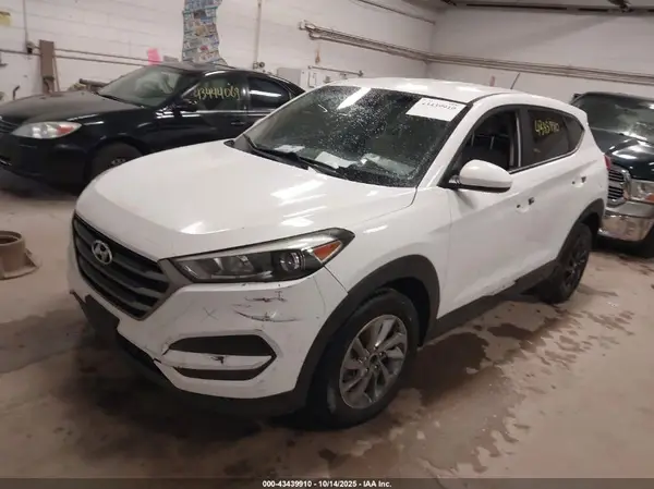 KM8J23A42GU156928 2016 HYUNDAI TUCSON - Image 2