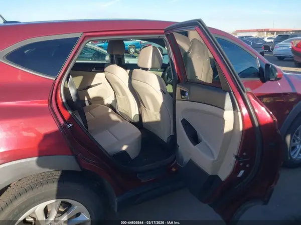 KM8J23A42GU182526 2016 HYUNDAI TUCSON - Image 8