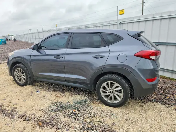 KM8J23A42GU200832 2016 HYUNDAI TUCSON - Image 2