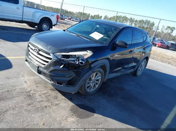 KM8J23A42HU274396 2017 HYUNDAI TUCSON - Image 2