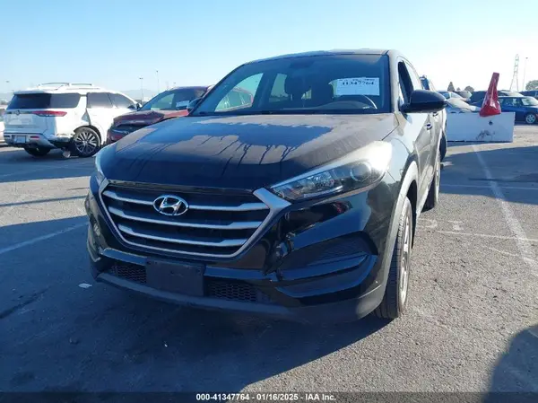 KM8J23A42HU277007 2017 HYUNDAI TUCSON - Image 2