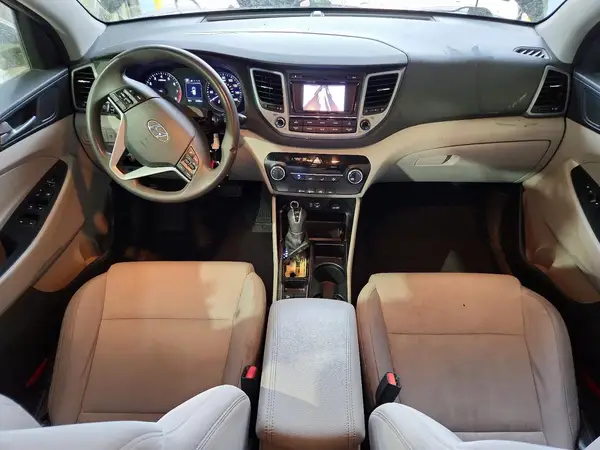 KM8J23A42HU278111 2017 HYUNDAI TUCSON - Image 8