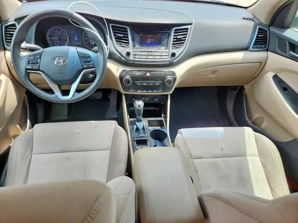 KM8J23A42HU285690 2017 HYUNDAI TUCSON - Image 8