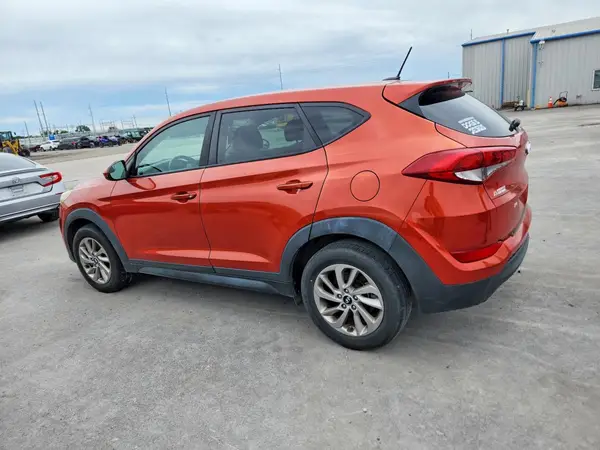 KM8J23A42HU330594 2017 HYUNDAI TUCSON - Image 2