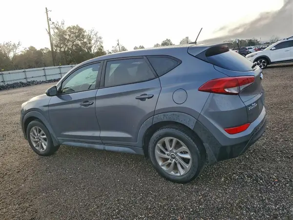 KM8J23A42HU337142 2017 HYUNDAI TUCSON - Image 2