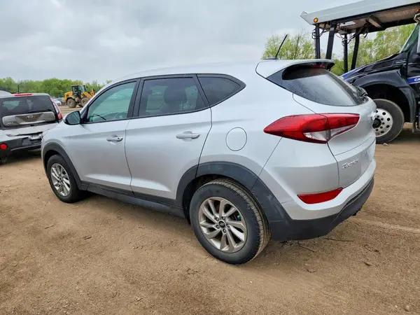 KM8J23A42HU358668 2017 HYUNDAI TUCSON - Image 2