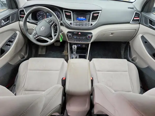 KM8J23A42HU358668 2017 HYUNDAI TUCSON - Image 8
