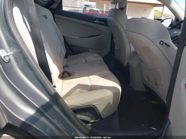 KM8J23A42HU393372 2017 HYUNDAI TUCSON - Image 8