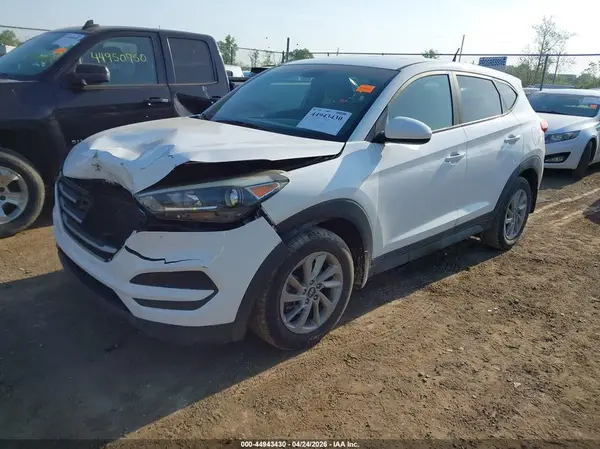 KM8J23A42HU400630 2017 HYUNDAI TUCSON - Image 2