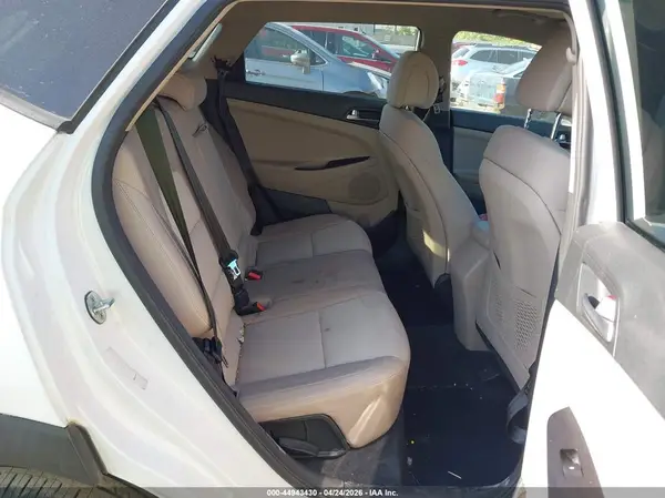 KM8J23A42HU400630 2017 HYUNDAI TUCSON - Image 8