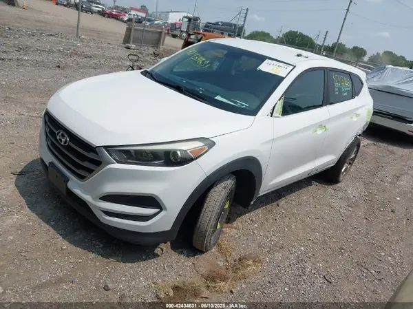 KM8J23A42HU403785 2017 HYUNDAI TUCSON - Image 2