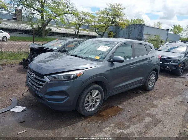 KM8J23A42HU409912 2017 HYUNDAI TUCSON - Image 2
