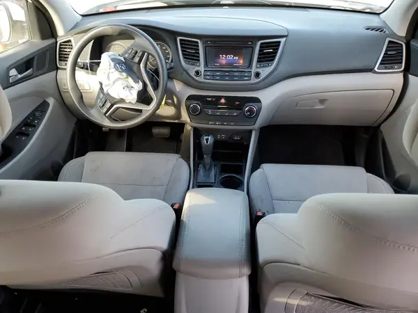 KM8J23A42HU413703 2017 HYUNDAI TUCSON - Image 8