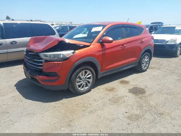 KM8J23A42HU424927 2017 HYUNDAI TUCSON - Image 2