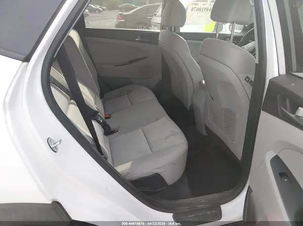 KM8J23A42HU430985 2017 HYUNDAI TUCSON - Image 8