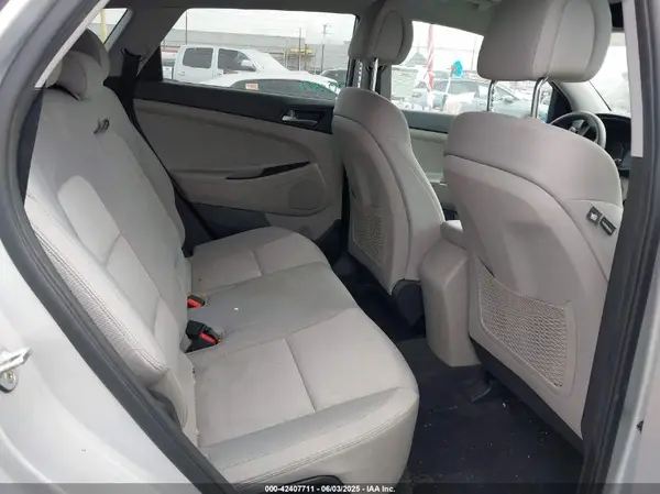 KM8J23A42HU462660 2017 HYUNDAI TUCSON - Image 8