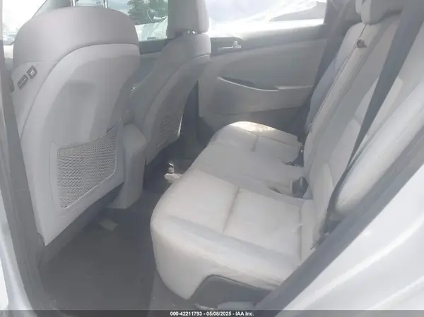 KM8J23A42HU491320 2017 HYUNDAI TUCSON - Image 8