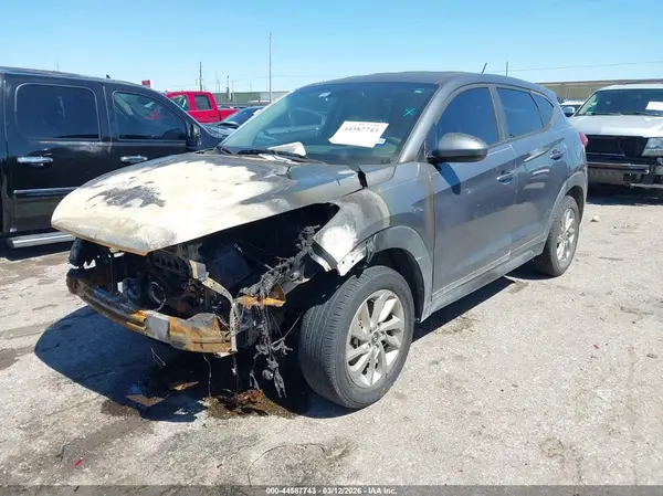 KM8J23A42HU504518 2017 HYUNDAI TUCSON - Image 2