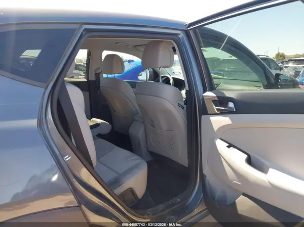 KM8J23A42HU504518 2017 HYUNDAI TUCSON - Image 8
