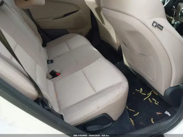 KM8J23A42HU508083 2017 HYUNDAI TUCSON - Image 8