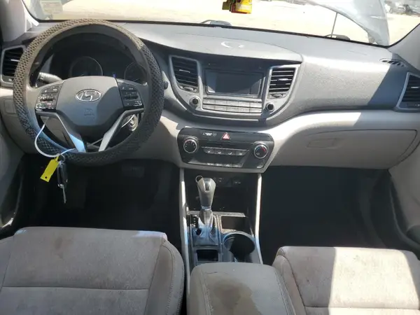 KM8J23A42HU537910 2017 HYUNDAI TUCSON - Image 8