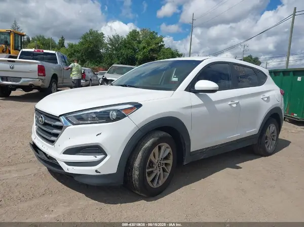 KM8J23A42HU545361 2017 HYUNDAI TUCSON - Image 2