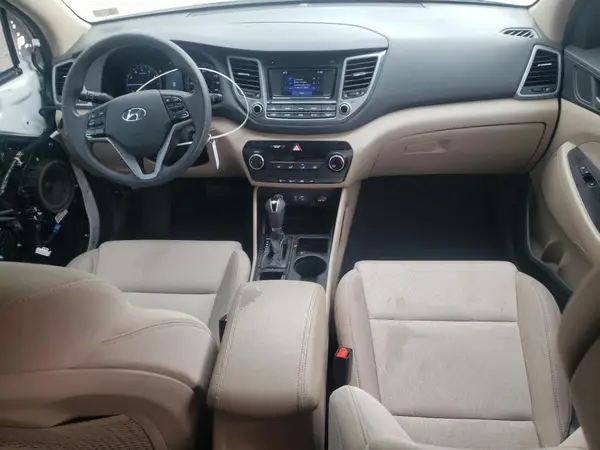 KM8J23A42HU564525 2017 HYUNDAI TUCSON - Image 8