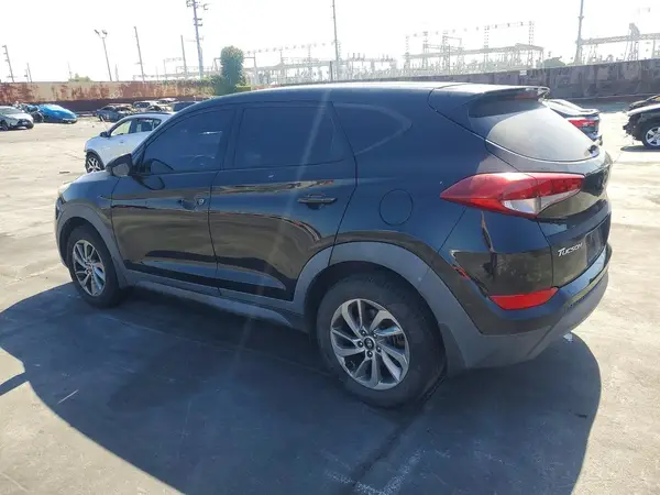 KM8J23A42HU572592 2017 HYUNDAI TUCSON - Image 2