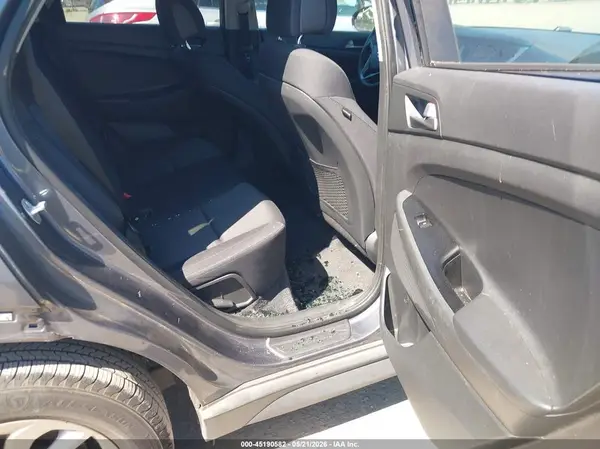 KM8J23A42JU609887 2018 HYUNDAI TUCSON - Image 8
