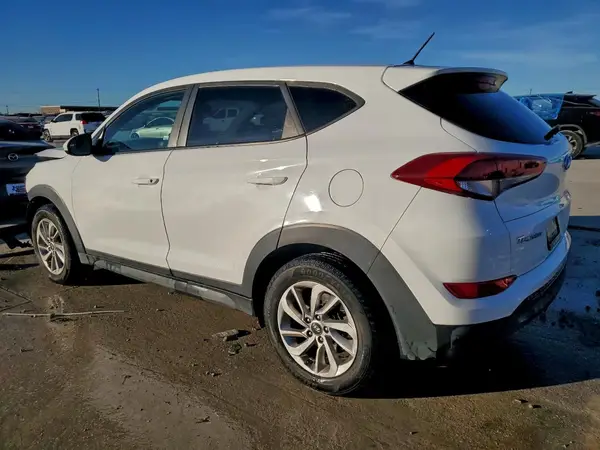 KM8J23A42JU616760 2018 HYUNDAI TUCSON - Image 2