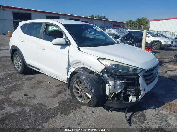 KM8J23A42JU627533 2018 HYUNDAI TUCSON - Image 1