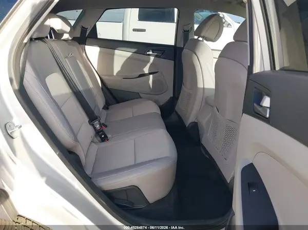 KM8J23A42JU656157 2018 HYUNDAI TUCSON - Image 8