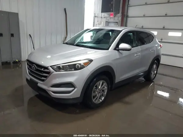 KM8J23A42JU656238 2018 HYUNDAI TUCSON - Image 2