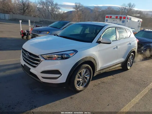 KM8J23A42JU659883 2018 HYUNDAI TUCSON - Image 2
