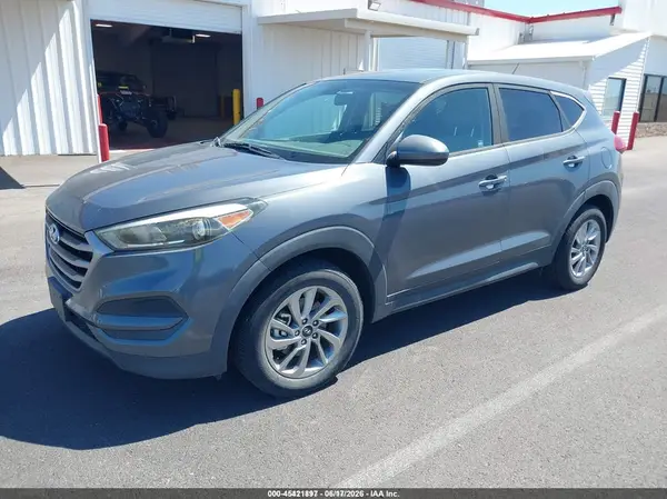 KM8J23A42JU681673 2018 HYUNDAI TUCSON - Image 2